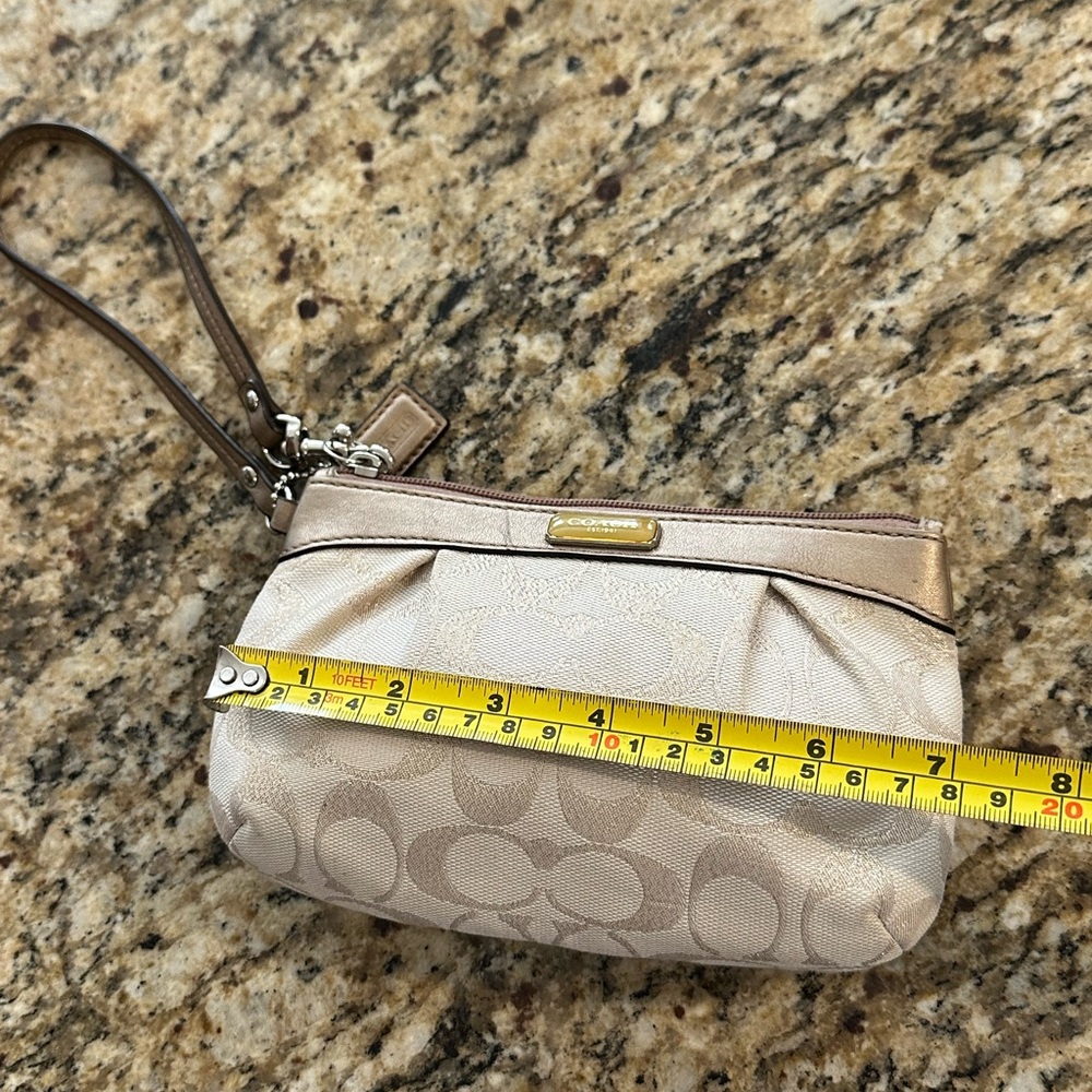 Coach Signature Pleated Wristlet in khaki and gold. EUC - Picture 11 of 12